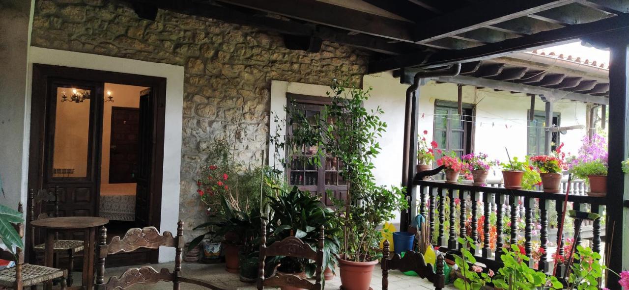 Hospedaje Octavio Santillana del Mar Esterno foto