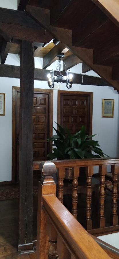 Hospedaje Octavio Santillana del Mar Esterno foto