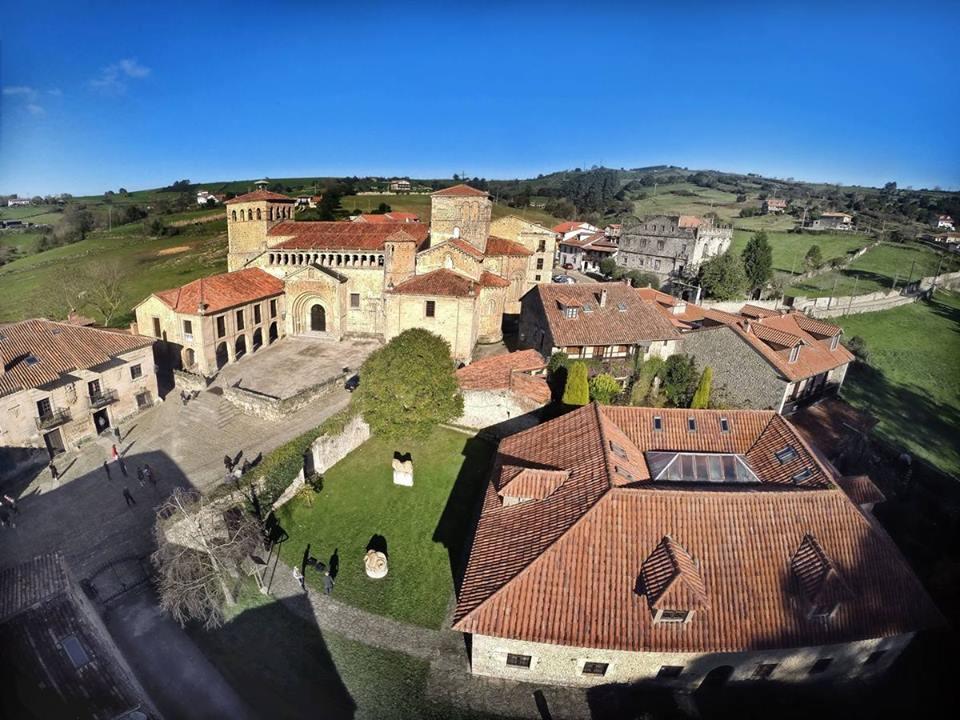Hospedaje Octavio Santillana del Mar Esterno foto