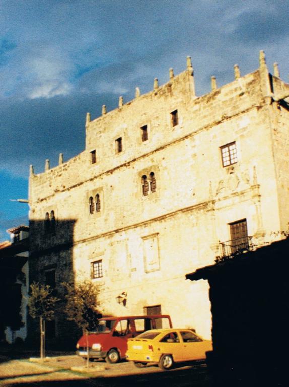 Hospedaje Octavio Santillana del Mar Esterno foto