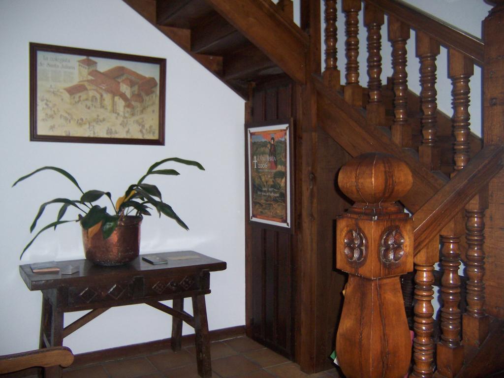 Hospedaje Octavio Santillana del Mar Esterno foto